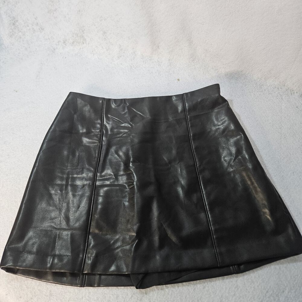 ABERCROMBIE AND FITCH Faux Leather Skort Skirt Sz M Side Zip Stretch Waist